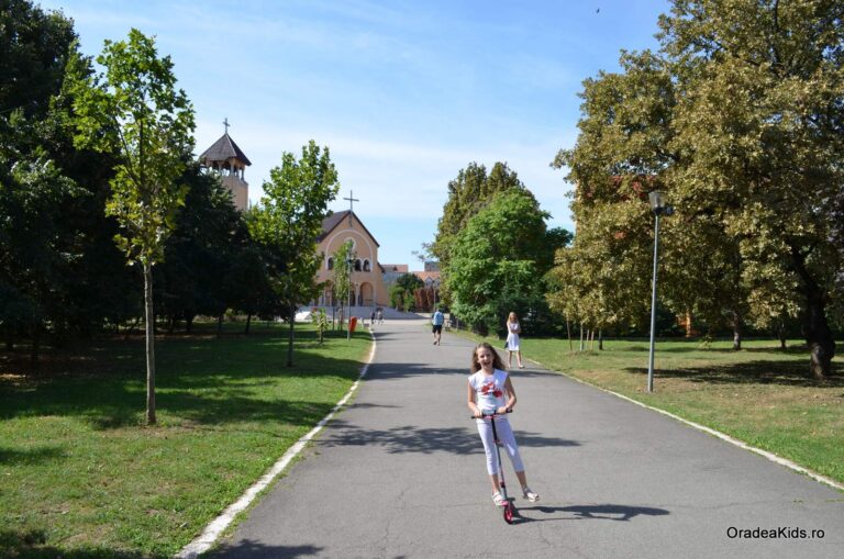 parcul olosig intrare biserica 768x509